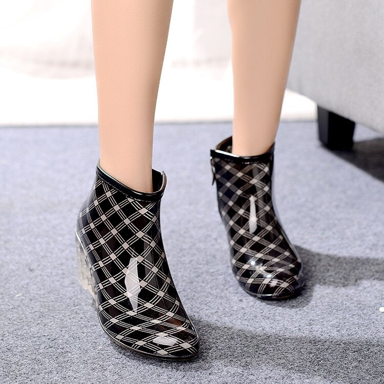 Botas cortas de verano de Corea del Sur para mujer, zapatos de agua de tacón alto para adultos, cuñas antideslizantes, zapatos de goma, Botas de lluvia individuales a la moda
