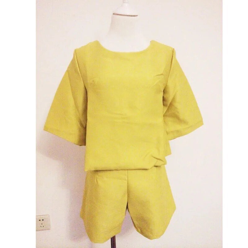Feminino xl topo de colheita e shorts conjunto vestido 2019 elegante 2 peça conjunto alta qualidade roupas femininas terno só amarelo om166
