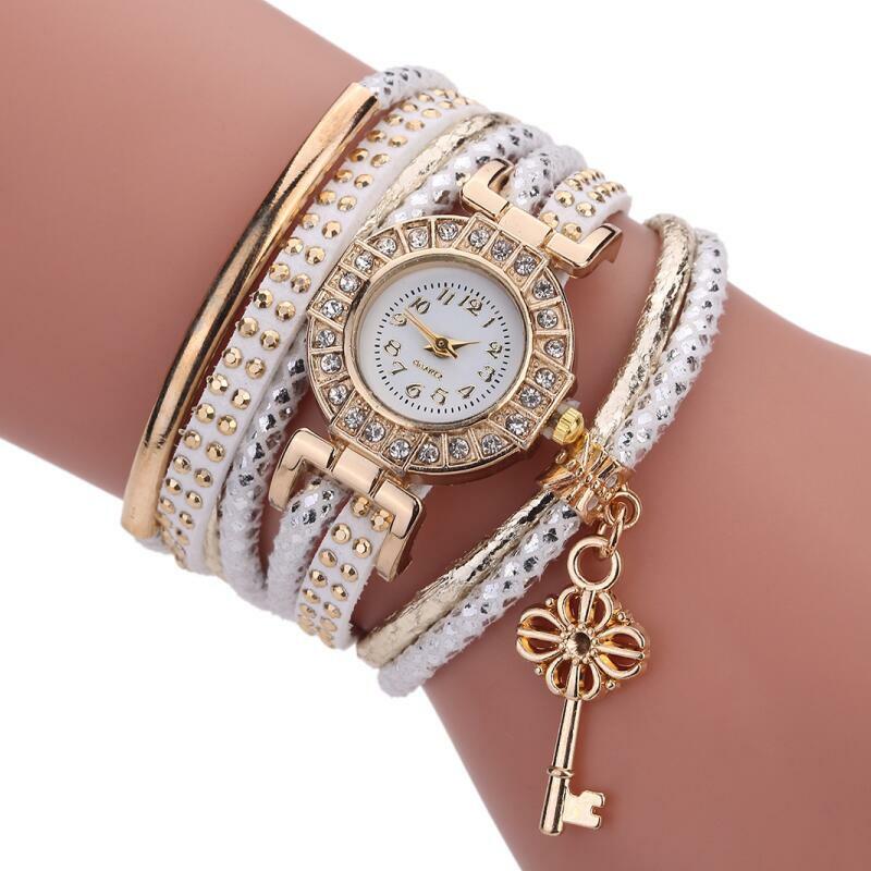 MINHIN Moda Senhoras Relógios Mulheres Se Vestem de Luxo Pulseira Relógio De Pulso De Ouro Delicado Pingente de Chave Multi Camadas de Relógio de Quartzo