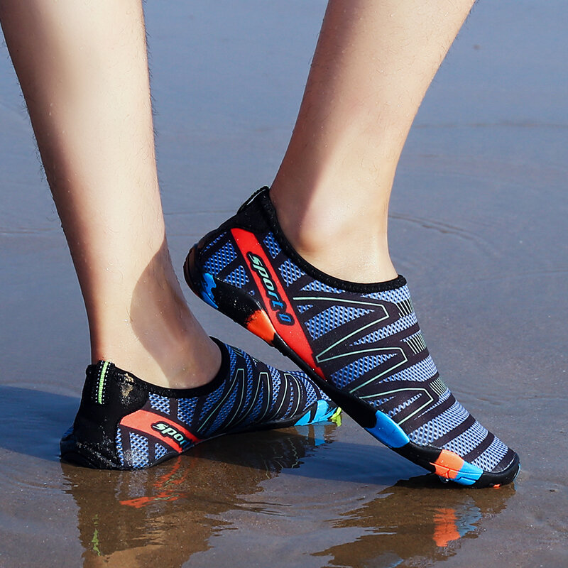 Unisex buty do wody plażowej szybkoschnące buty do wody pływackiej nadmorskie kapcie surfują w górę światła sportowe buty do wody trampki