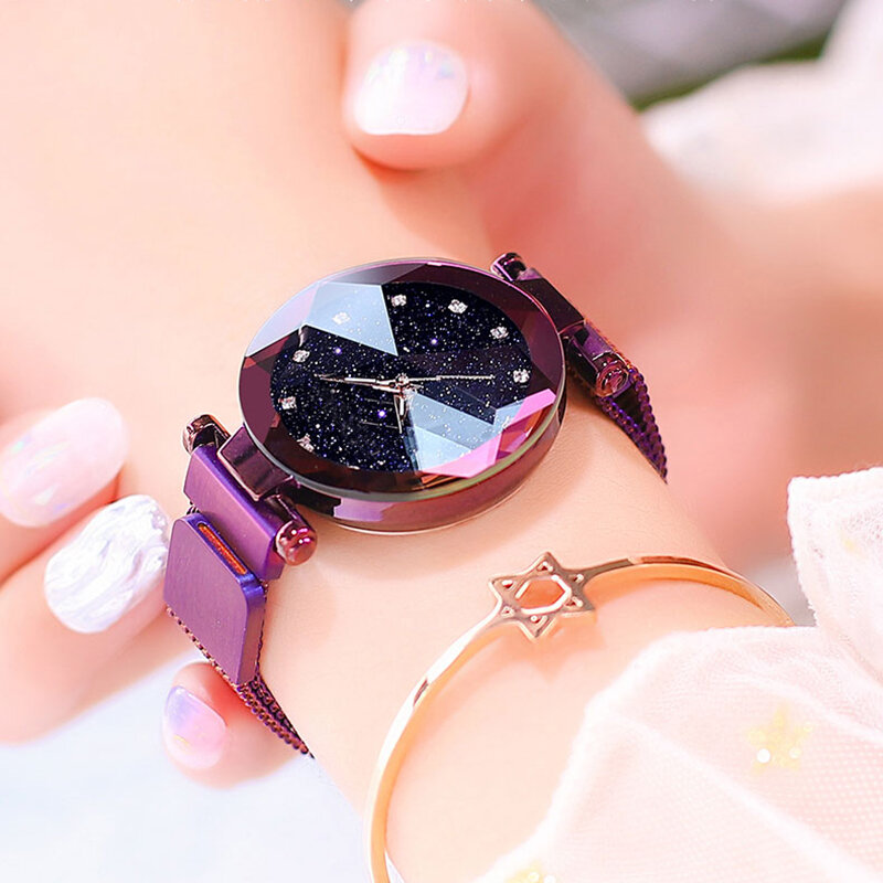 Les dames de luxe regardent la maille magnétique d'acier inoxydable avec le diamant étoilé de mode la montre à quartz brillante lumineuse féminine relogio femin