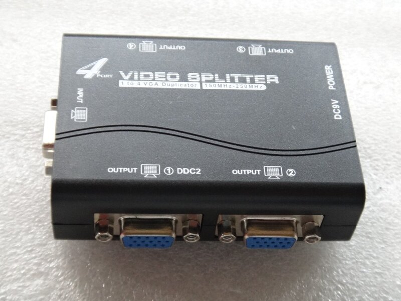 2020 Year Flashcolor 1 to 4 ports VGA video splitter 1-in-4-out 250MHz device 1920*1440 4 Port VGA Monitor Splitter Adapter 1x4