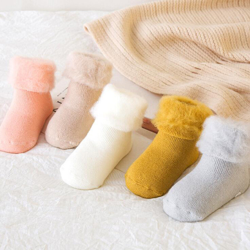 新しい厚いベビー幼児靴下秋と冬のカシミヤ暖かい男性赤ちゃん女性ノンスリップ足の靴下