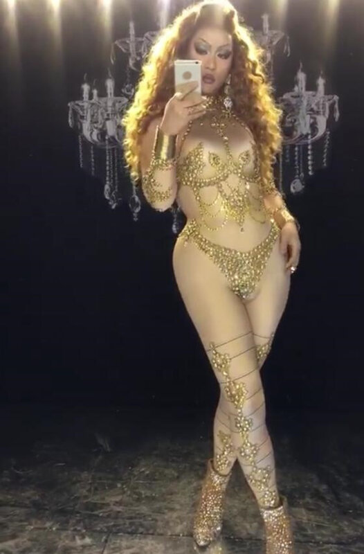 Macacão com pedras douradas nude sexy, macacão grande com strass elástico, roupa para show de dança, boate, festa sexy de palco, uma peça