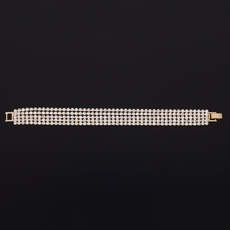 YFJEWE Neue Elegante Mode Strass Damen Kurze Kristall Multi-Schicht Quaste Armband Weiblichen Böhmen Großhandel Preis B017