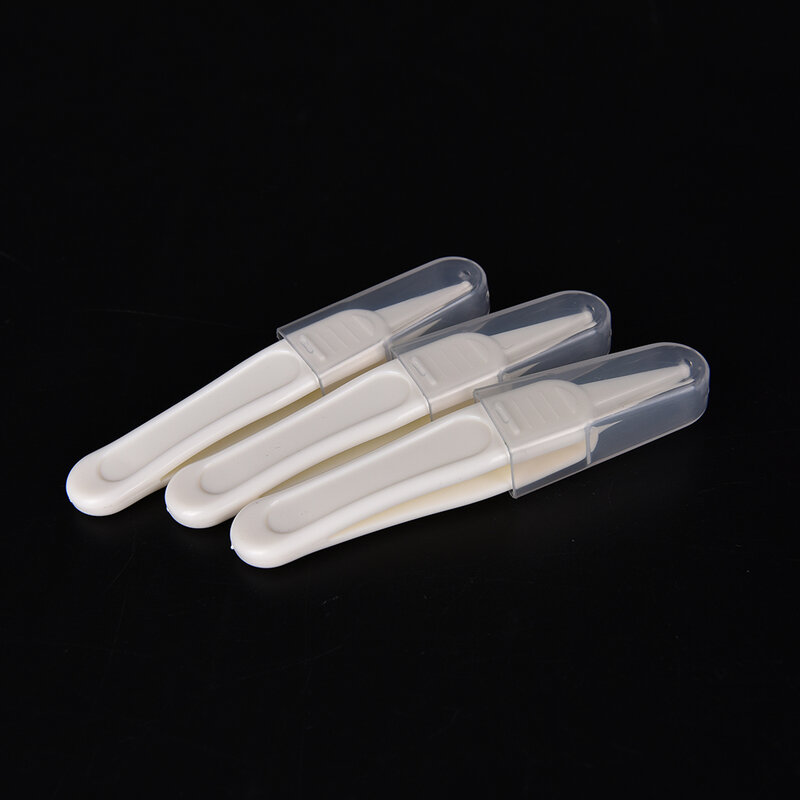 Safety Newborn Infant Ear Nose Navel Plastic Tweezers Pincet Safety Forceps Plastic Cleaner Clip