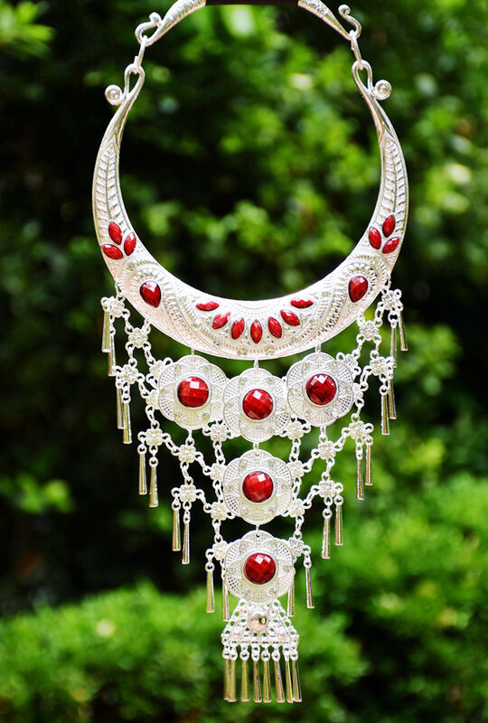 Multidesign Ethnische Mode Vintage Stickerei Pullover Halskette Übertrieben Drehmoment Miao Silber Einzigartige Bühne Zeigen Halskette