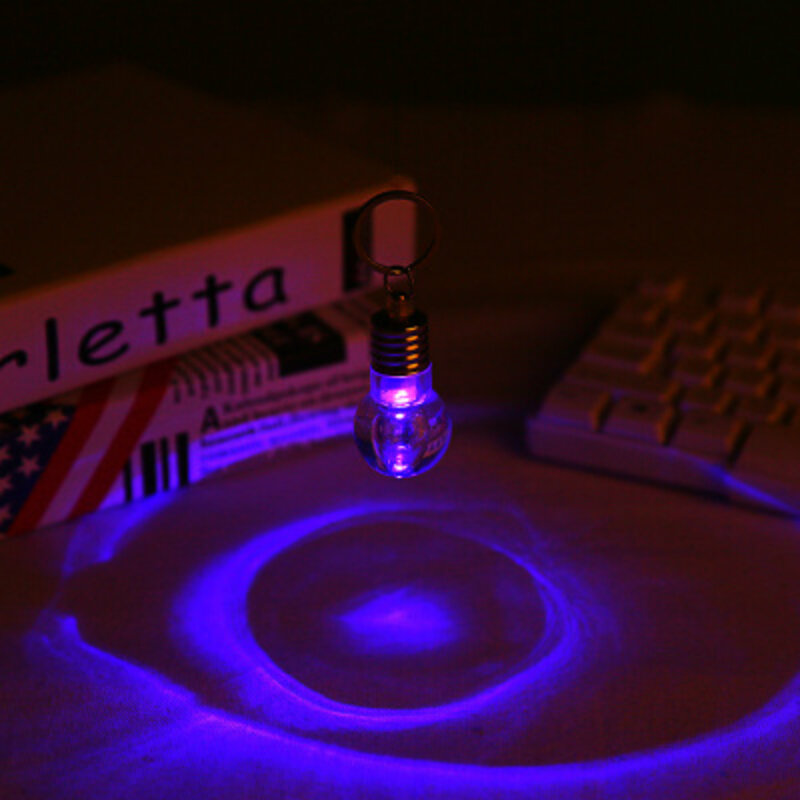 Chiclher-حلقة مفاتيح صغيرة LED ملونة ، ضوء فلاش ليلي ، هدية صغيرة ، لعبة توهج ، حلقة مفاتيح غير قابلة للكسر