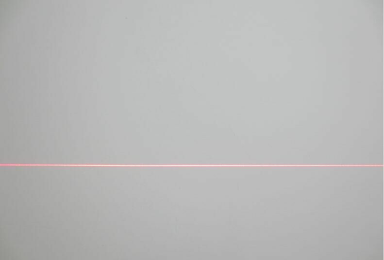 وحدة خط ليزر أحمر قابلة للتعديل ، 650 نانومتر 5 ميجا واط ، مسافة الضوء 2.5 متر مع محول وحامل لآلة الوسم بالليزر لأعمال النجارة