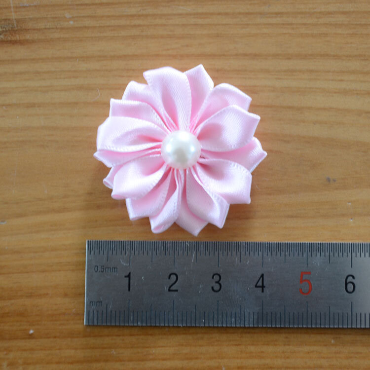 200 stks/partij, Mini satijnen stof bloem met parel centrum-Petite satin bloemen