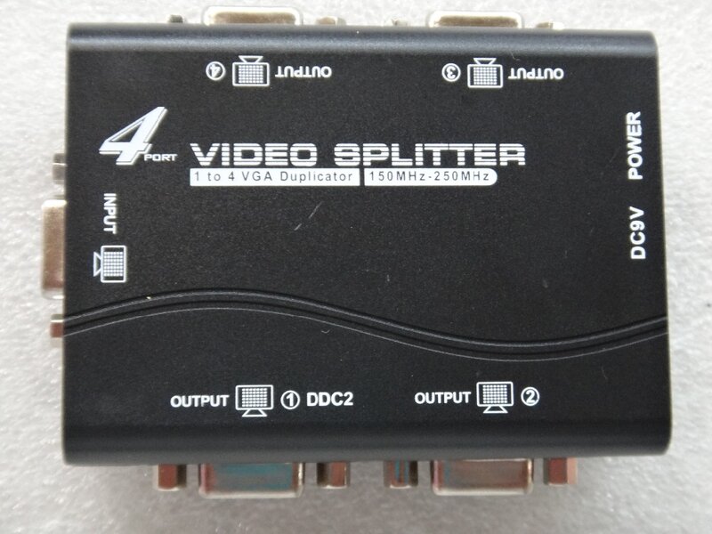 2020 anno Flashcolor 1 a 4 porte VGA video splitter 1-in-4-out 250MHz dispositivo 1920*1440 4 porte VGA Monitor Splitter Adapter 1x4