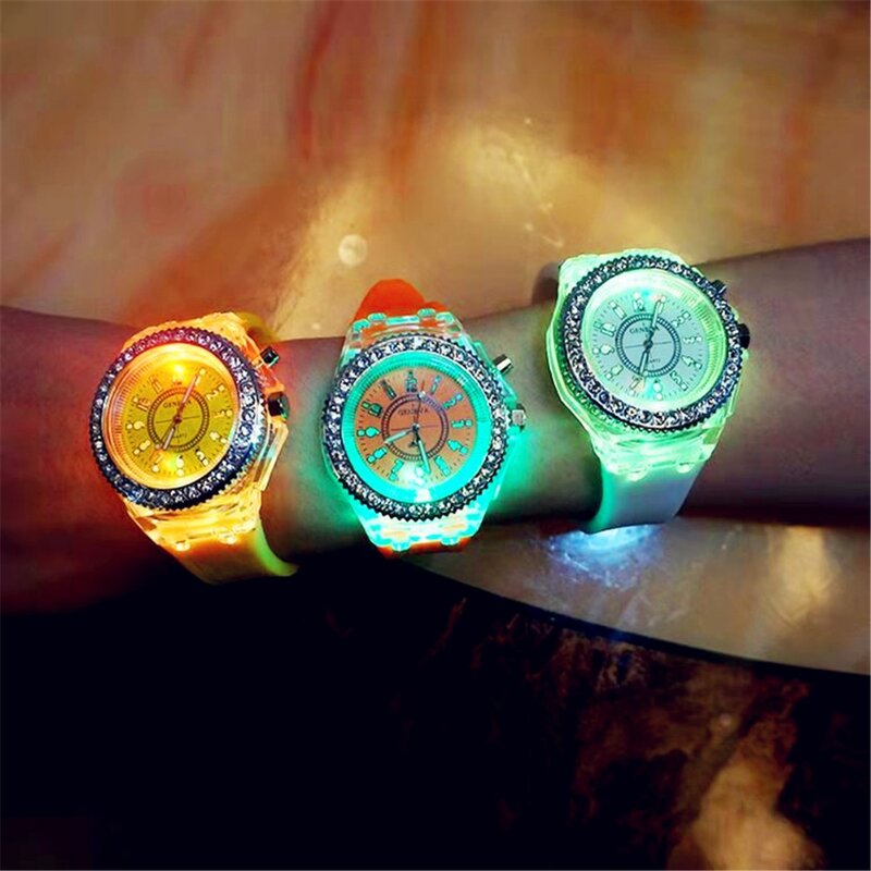 led 7 color Flash woman Luminous Watch Personality trends students lovers jellies woman men's watches 7 color light WristWatch