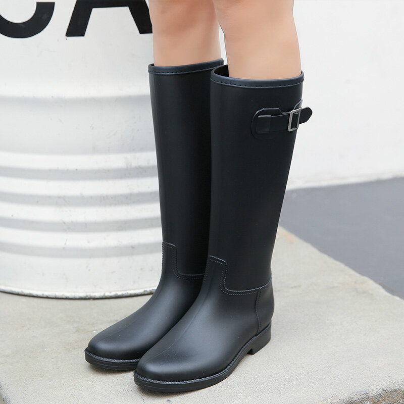 Botas de lluvia de goma antideslizantes para mujer, zapatos de agua, botas altas, moda Simple, Verano