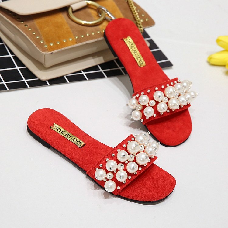 Nuevos zapatos de playa de perlas de mujer Sandalias planas de verano 2019 zapatos de mujer Zapatillas de moda de mujer zapatos de lujo zapatillas de diseñador de mujer