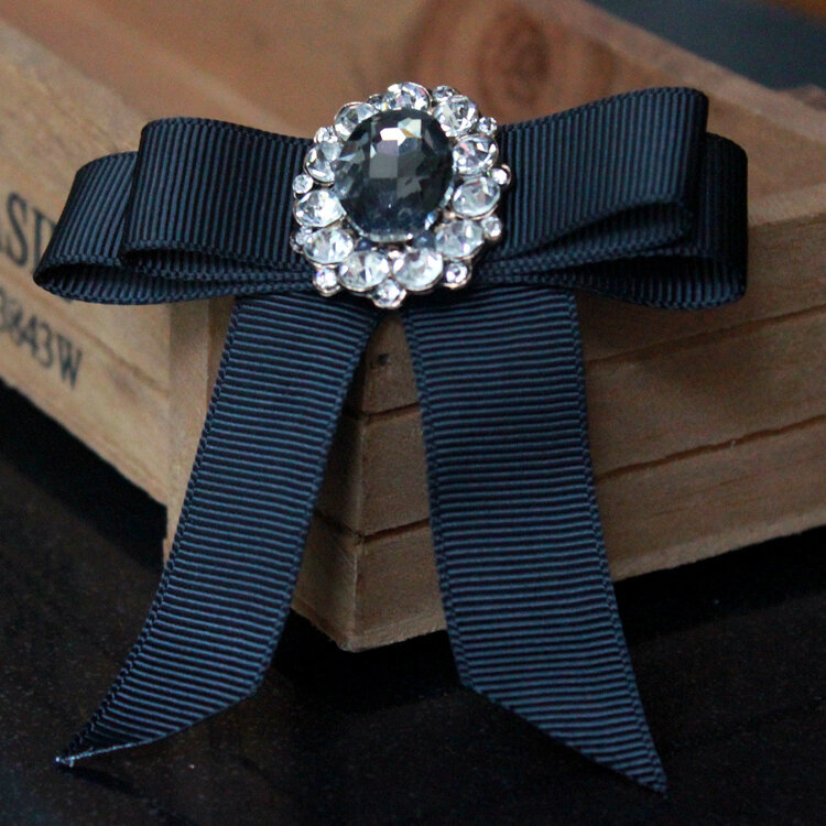 Darmowa wysyłka nowe męskie modne męskie koreańskie ubrania dziki kryształowy naszyjnik krawatowy węzeł broszka dekolt ozdoba kobiece kokardki krawat