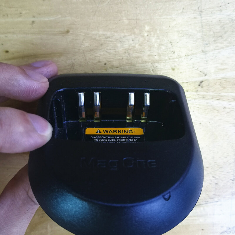 Chargeur de bureau uniquement pour Mag One A8 A6, walkie-talkie, batterie NI-MH