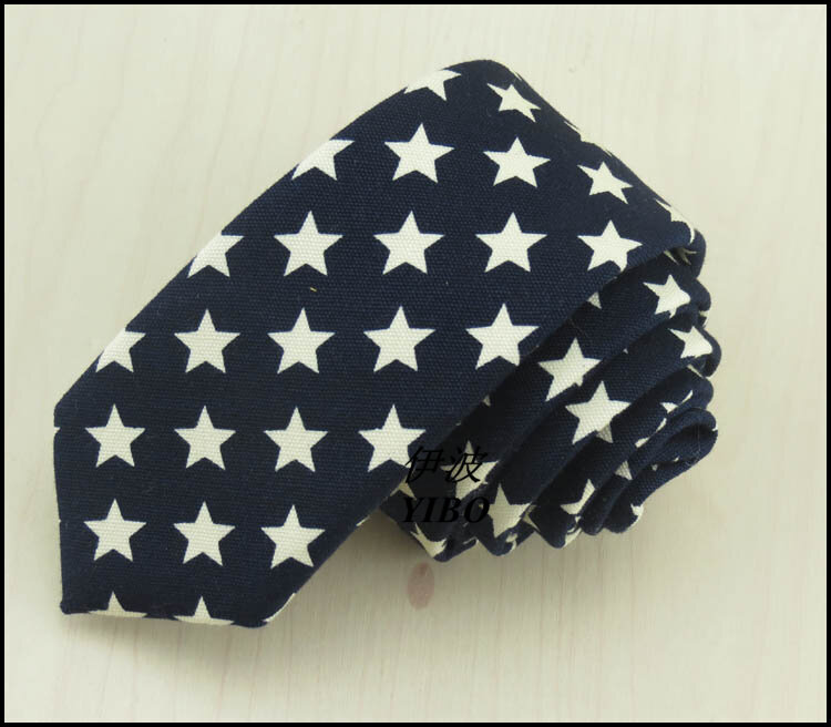 Cravate imprimée étoile à cinq points, fond de couleur blanc, bleu marine, cravate, édition han, design classique, cravates étroites
