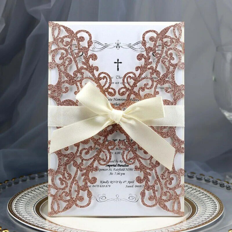 1pcs Gold Silver Silver Glitter กระดาษเลเซอร์ตัดบัตรเชิญงานแต่งงานกับริบบิ้นส่วนบุคคลงานแต่งงาน Decor PARTY Supplies