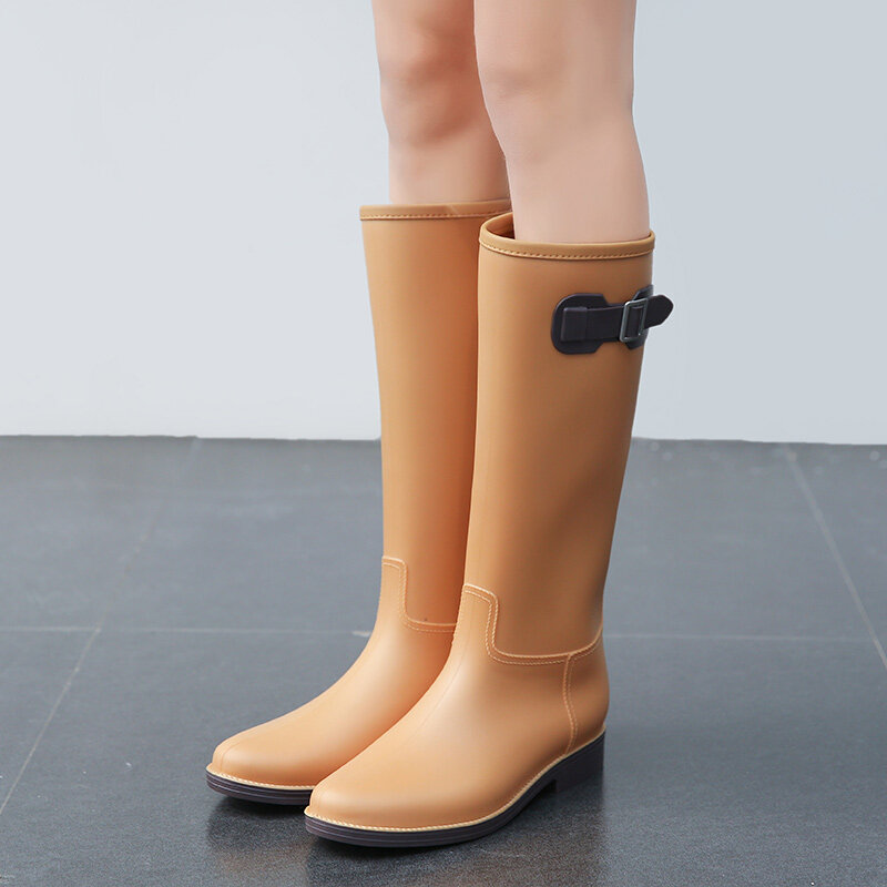 Botas de lluvia de goma antideslizantes para mujer, zapatos de agua, botas altas, moda Simple, Verano