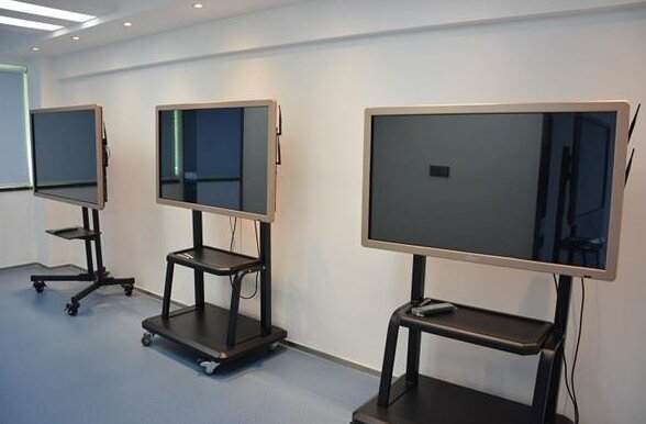 معدات التدريس في الفصول الدراسية مقاس 55 بوصة تعمل باللمس + شاشة تلفاز + لوحة بيضاء تفاعلية