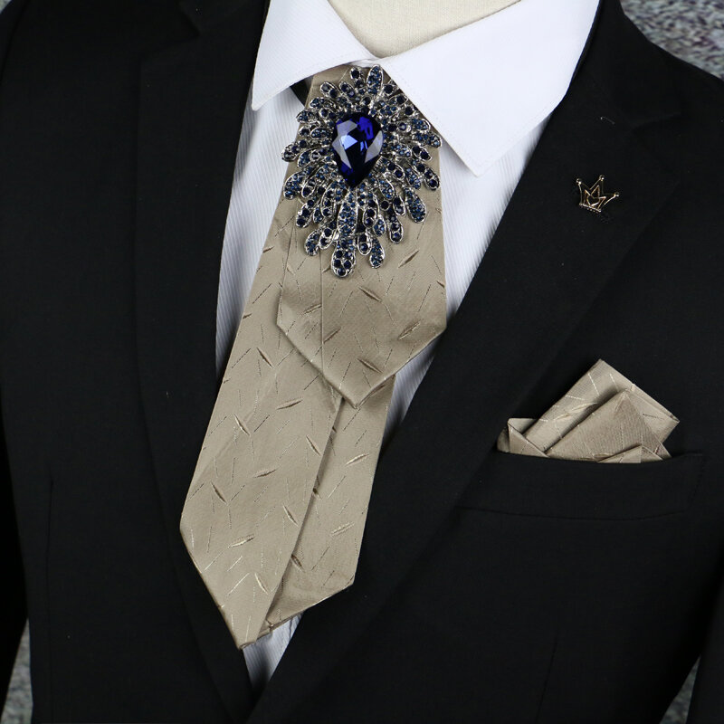 Nuovo Trasporto Libero 2016 Uomini casuali di modo maschio uomo Copricapi di stile del diamante di alta qualità vestito di affari del tutto-fiammifero Metrosexual cravatta