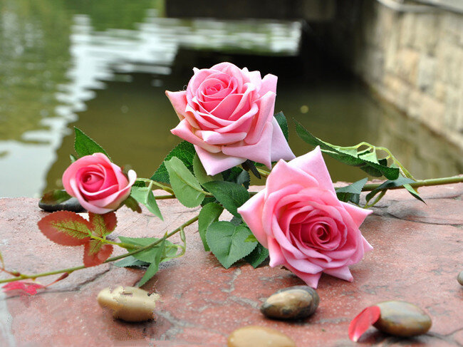 Venta de fábrica] Las Rosas polígonas simulan flores artificiales de boda fabricantes de flores de simulación se mueven abiertos con
