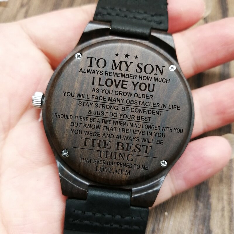Reloj de madera grabado de mamá a hijo, manténgase fuerte, tenga confianza y haga su mejor esfuerzo