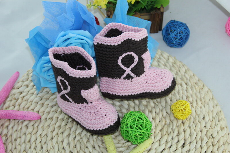 Spedizione gratuita, simpatici stivali da Cowboy per bambini lavorati a maglia fatti a mano all'uncinetto scarpe puntello per foto neonato nuovo-rosa/marrone