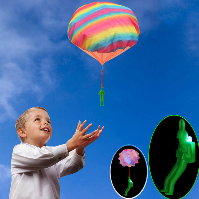 มือโยนทหารร่มชูชีพ Kite ไฟ LED Mini กลางแจ้งเล่นแฟลชร่มชูชีพของเล่นเด็กการศึกษาของเล่น Kites