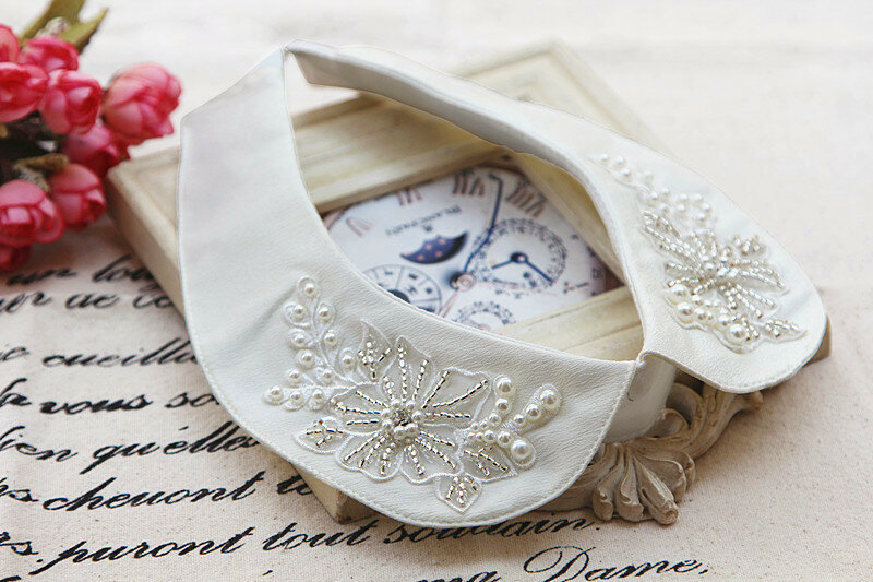 Embroidered Cotton Black/White Literary simple wild cotton flower bead Women Fake Collar Solid Color Pretty Hollow Lace Collier