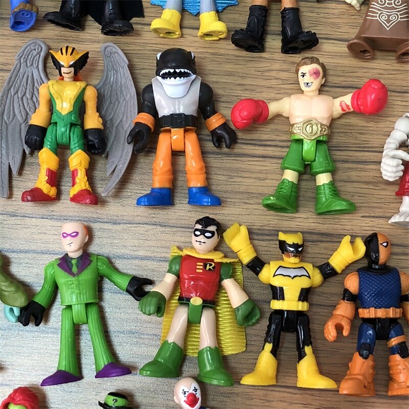 Lote 30 pçs dc super joker robin firestorm super menina solta figuras de ação brinquedos para meninos aleatoriamente