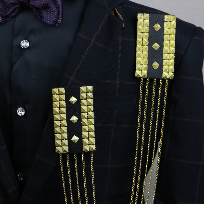 Free Ship fashion MEN male Royal Korean luxury temperament metal badges tassel Brooch Tassel chain pin Retro Headdress bullet