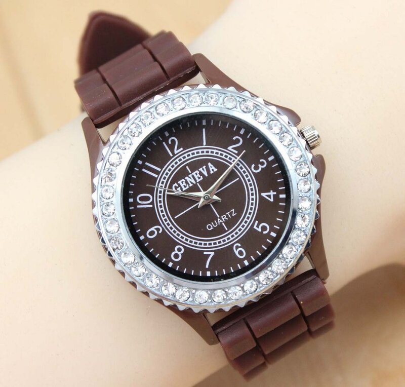 럭셔리 브랜드 가죽 쿼츠 시계 여성 숙녀 패션 팔찌 라인 석 손목 시계 시계