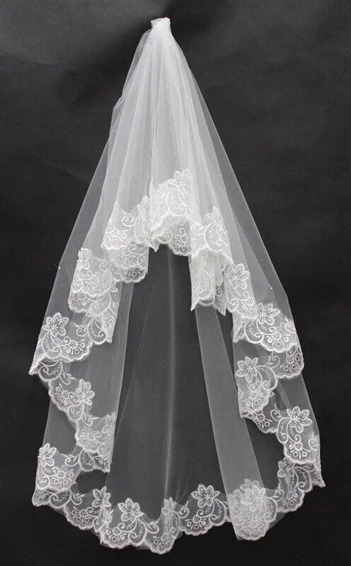 One Layer Big lace Edge Appliqued  New Arrival Fashional Design for Weddings Elegant Beautiful Cheap Bridal Veils