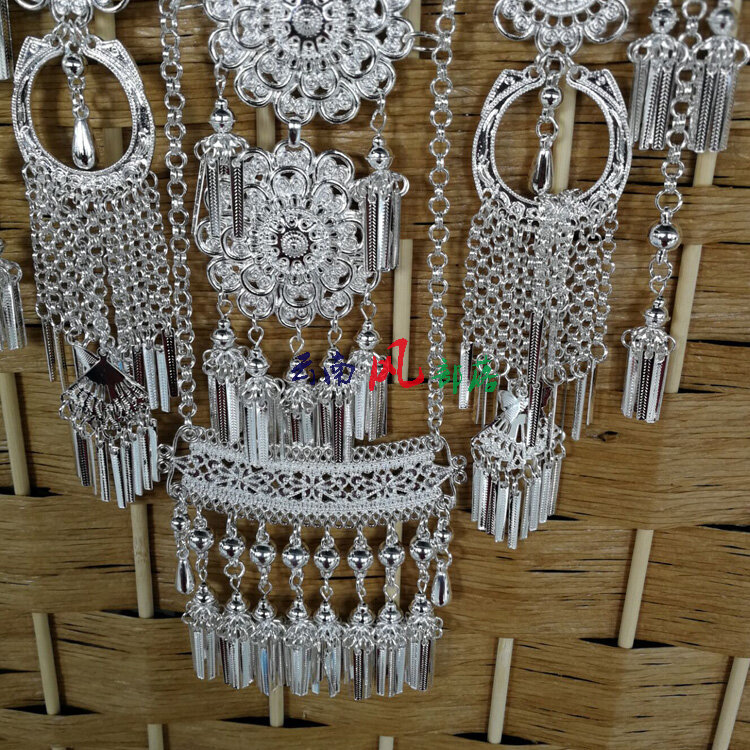 Collar de plata Miao de tres pavos reales, accesorio étnico exagerado, grupo étnico, mariposa, borla