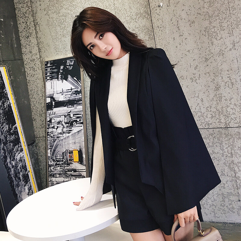 Korean version of the British and European fashion celebrities cape jacket suits shorts suit female casual small suit