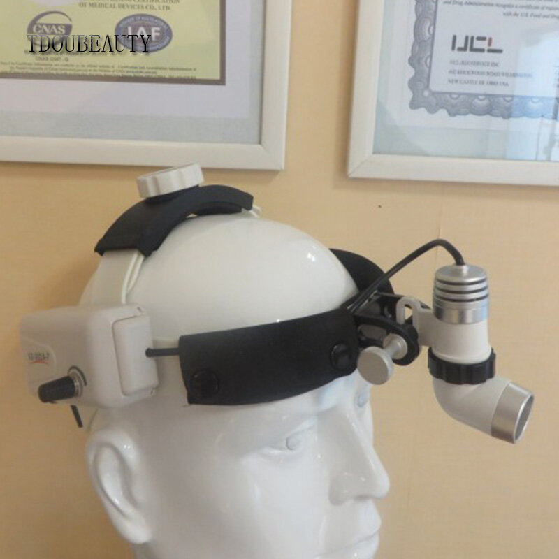 Faro quirúrgico médico KD-203AY-4, lámpara de cabeza Dental de 3W, brillo de punto ajustable de 3W con dos baterías de repuesto, envío gratis