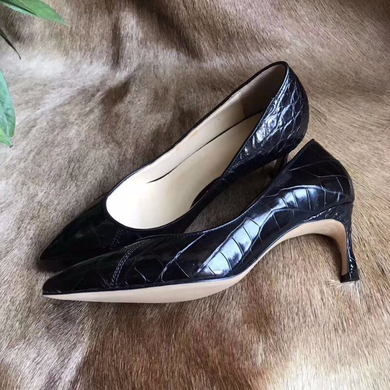 2018 de moda de nova 100% Genuine real crocodilo pele da barriga senhora alta sapato bomba calcanhar para as mulheres de cor preta vestido de oficial da sapata das mulheres