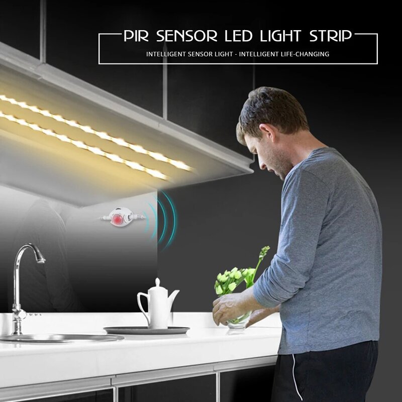 Sensore di movimento LED sotto la luce dell'armadio 1m 2m 3m 4m 5m 12V flessibile PIR luce notturna cucina armadio letto illuminazione IP65 impermeabile