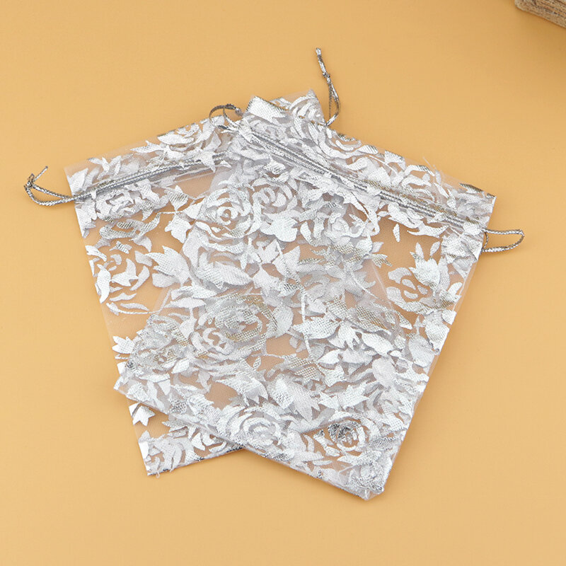 Nova Moda 100 pçs/lote Branco Sacos De Organza 7x9 cm Pequenos Encantos Do Casamento Jóias Embalagem Sacos Bolsas Projeto da Rosa Saco do presente