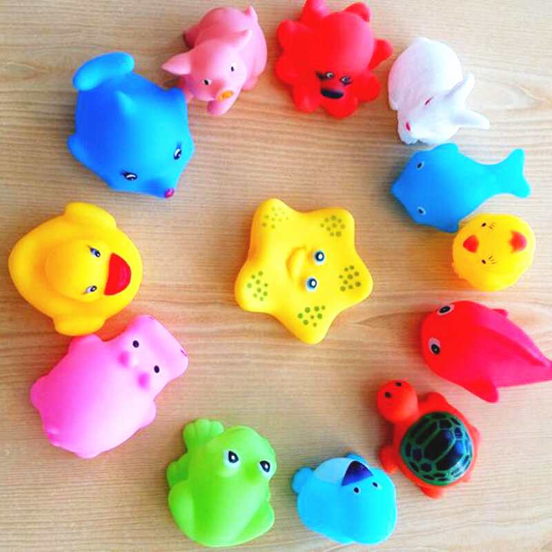 12 estilos adorável animais misturados colorido macio borracha float squeeze som squeaky brinquedo de banho para o presente das crianças do bebê