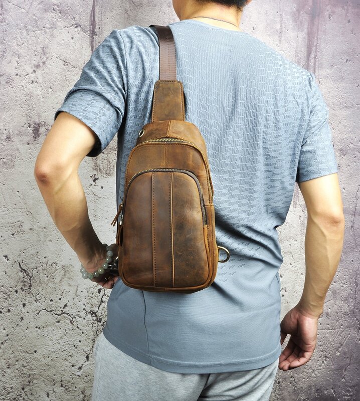 Original de couro dos homens casual moda viagem triângulo peito estilingue saco design 8 "comprimidos um ombro alça saco daypack masculino 8006