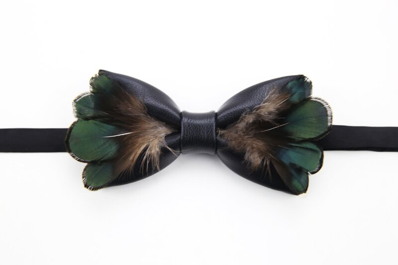Nieuwe Gratis Verzending mode mannen mannelijke 2017 vrouw stropdas Lederen veer zwarte vlinderdas koper kip jaar Hoofdtooi promotie