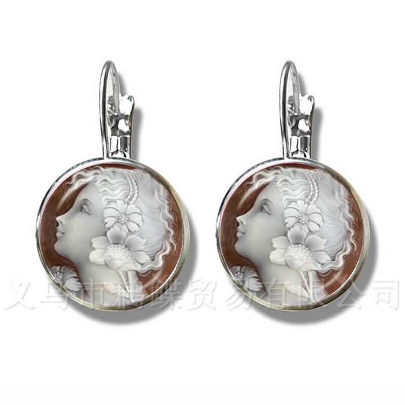 Mothers Day Earrings Gustav Klimt The Kiss Art Jewelry Silver Plated Stud Earrings For Women Girls Wonderful Gift