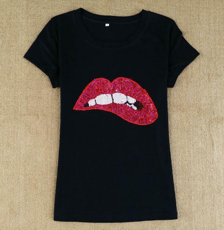 Camiseta de manga corta con cuello redondo y labios de lentejuelas para mujer, ropa nueva