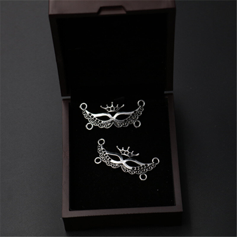 WKOUD 8pcs Silver Color Crown Mask Charm Alloy Connectors For Necklace Bracelet DIY Metal Jewelry Findings A918
