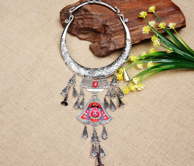 Ограниченная версия этнического стиля винтажное ожерелье с вышивкой свитер большой крутящий момент Miao серебряное уникальное сценическое ожерелье