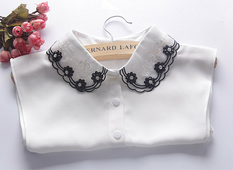 New Embroidered Cotton Black/White Literary flower bead Women Fake Collar Solid Color Pretty Hollow Lace Collier Openwork lace