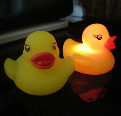 Cute Cartoon Animal Infant Baby Bath Toy Yellow Duck LED Auto Color  For Kids Children Educational Toys YH1009