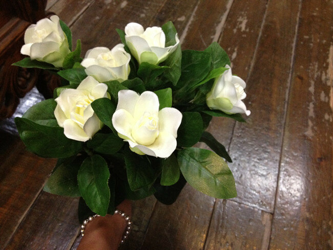 クチナシの花シミュレーションファクトリーアウトレット工場新築祝いで開口部人工花の結婚式の花